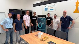 מעמד החתימה בין קומסקיור לאלמנט, צילום: יחצ קומסקיור